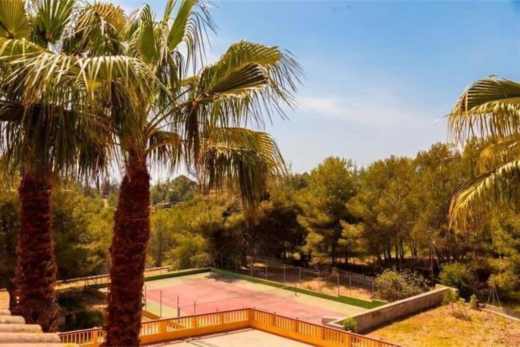 Villa Golf Sitges Vilanova i la Geltrú Exterior foto